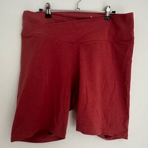 Old Navy | Coral Extra High-Rise Bike Shorts w/ cris-cross Waistband✨
